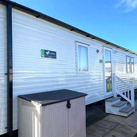 Butterfly Lane Holidays At Marine, Rhyl Exterior photo