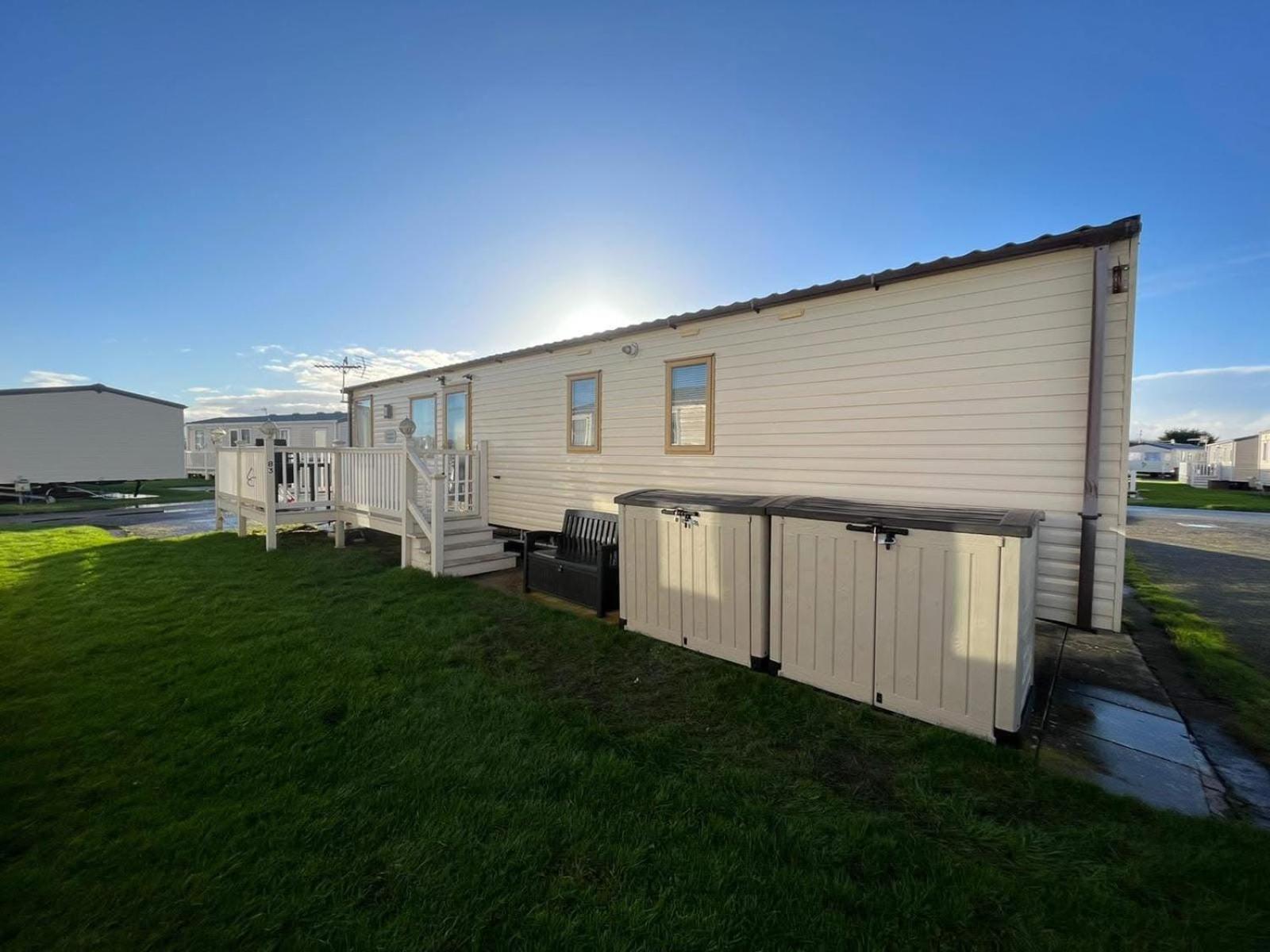 Butterfly Lane Holidays At Marine, Rhyl Room photo