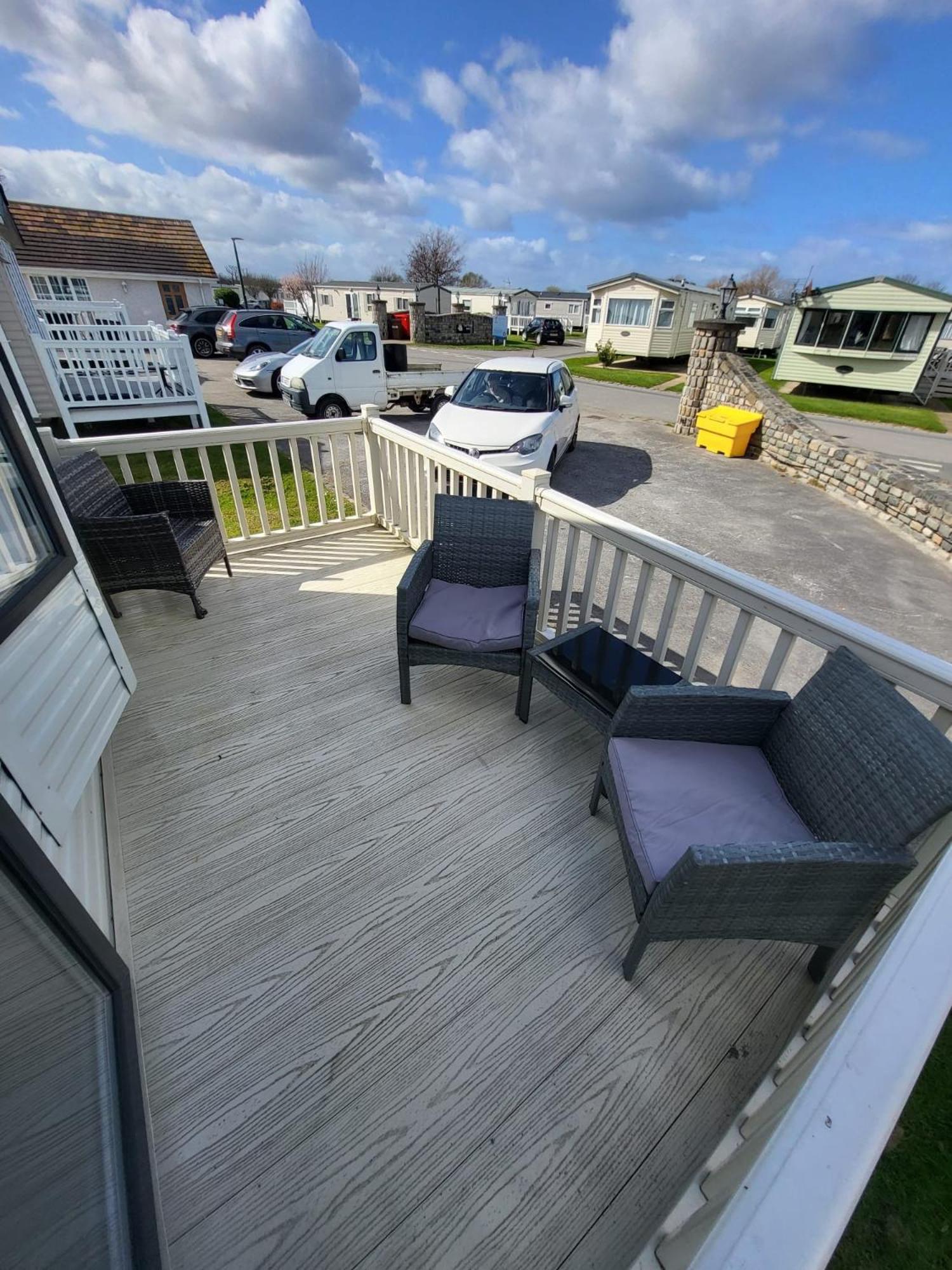 Butterfly Lane Holidays At Marine, Rhyl Exterior photo