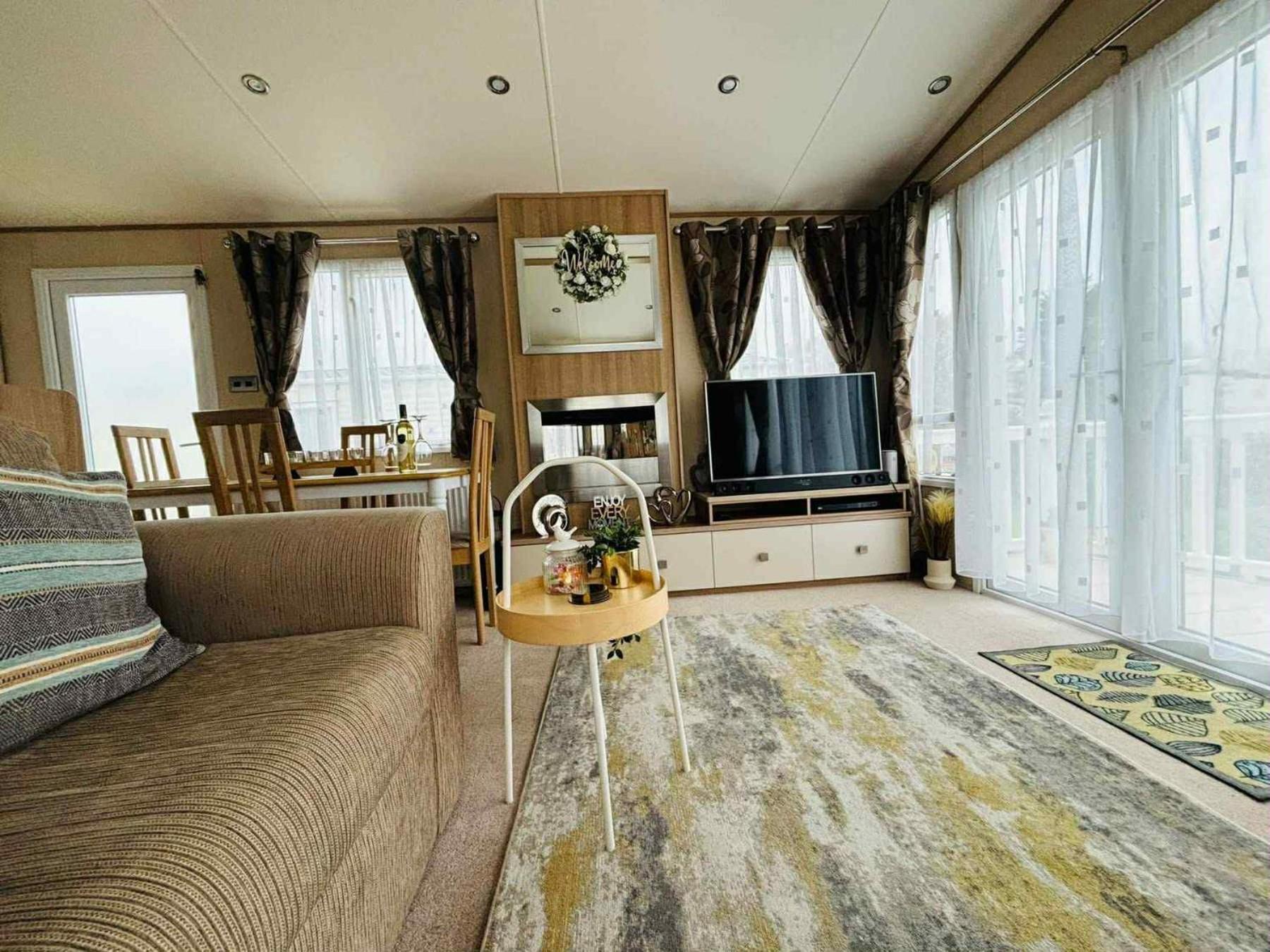 Butterfly Lane Holidays At Marine, Rhyl Room photo