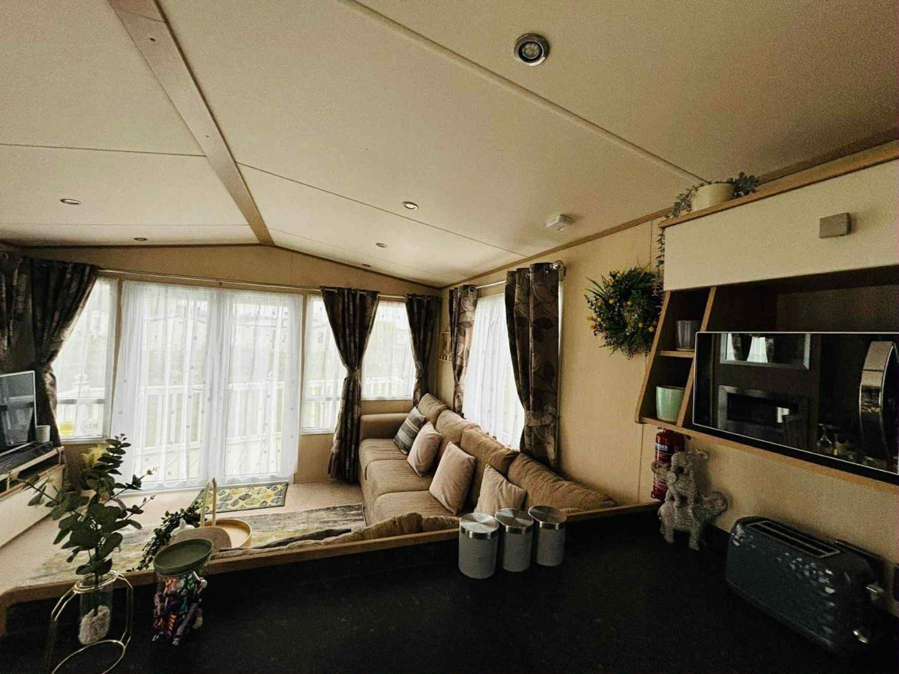 Butterfly Lane Holidays At Marine, Rhyl Room photo